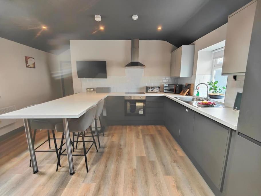 Sloane Modern 2 Bedroom Seafront Apartment Blackpool Eksteriør billede