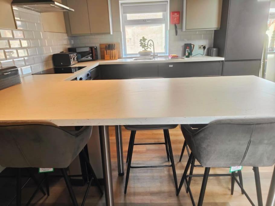 Sloane Modern 2 Bedroom Seafront Apartment Blackpool Eksteriør billede