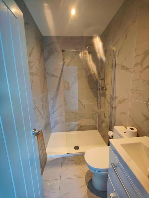 Sloane Modern 2 Bedroom Seafront Apartment Blackpool Eksteriør billede